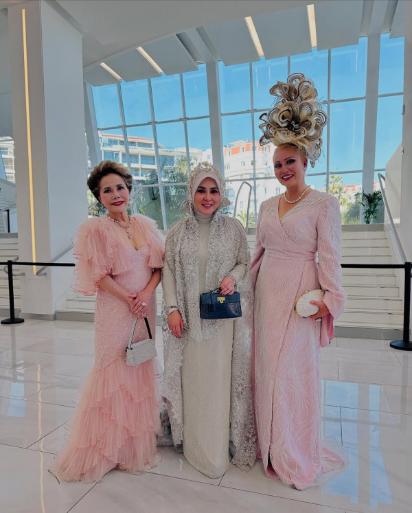 Biodata Dewi Soekarno, Mantan Istri Soekarno yang Foto Bareng Syahrini di Festival Film Cannes 2025