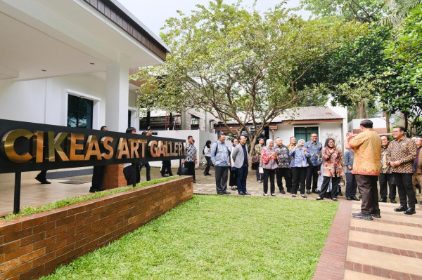 Momen SBY Jelaskan Karya Lukisan, Musik, Puisi, hingga Novel ke KemenEkraf di Cikeas Art Gallery
