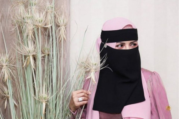 7 Artis Wanita yang Mantap Hijrah, Terbaru Vitalia Shesya