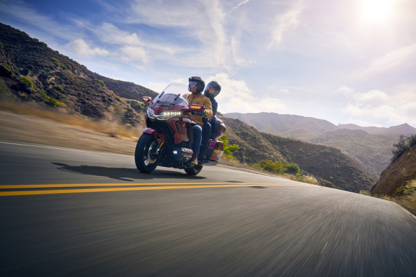 Legenda Berbalut Emas: Honda Gold Wing Edisi 50 Tahun Mendarat di Indonesia, Harga Tembus Rp1,1 Miliar!