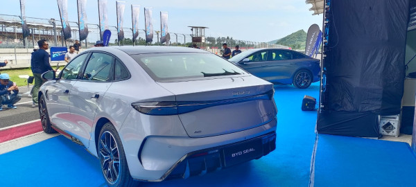 GasPol BYD Seal 2025 di Sirkuit Mandalika, Ini Sensasi Kecangihan DiSus-C dan Tenaganya