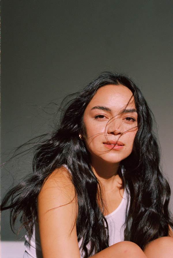 Profil Kaitlyn Santa Juana, Pemeran Stefani Lewis di Final Destination: Bloodlines