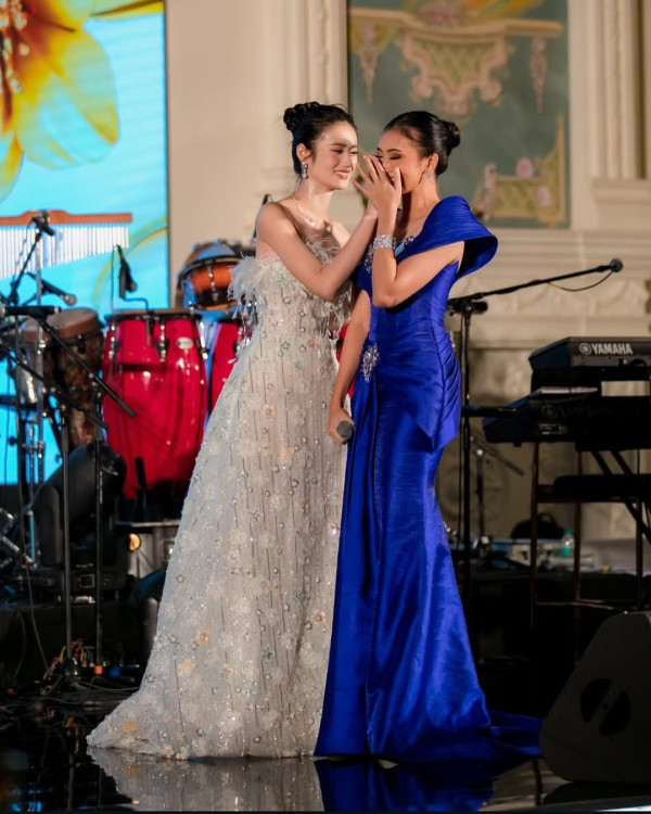 5 Potret Monica Kezia Menangkan BWAP Miss World 2025, Anggun dalam Balutan Gaun Biru
