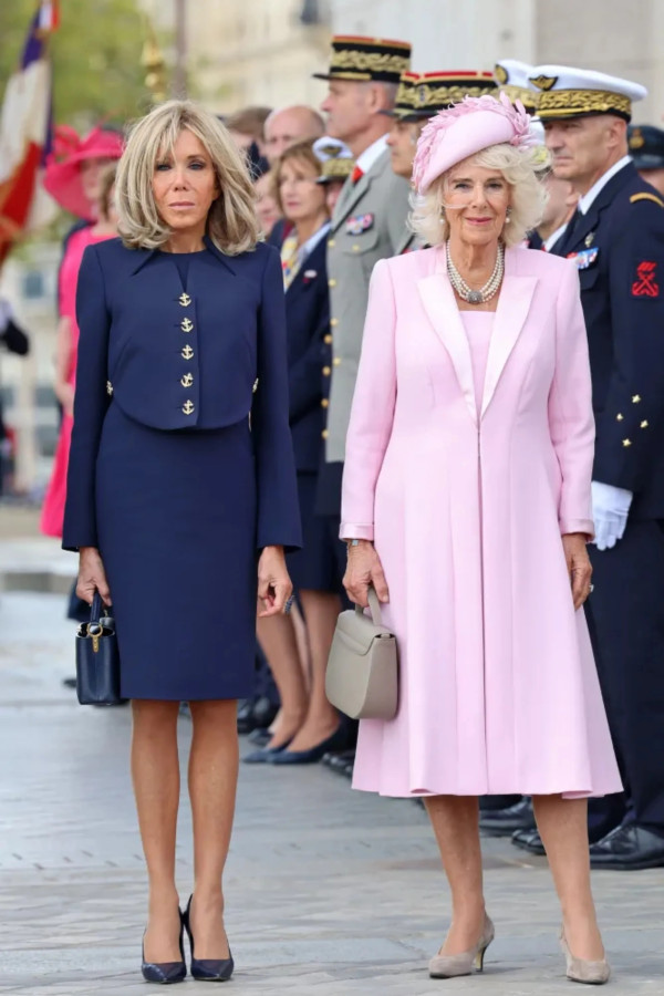 7 Gaya Brigitte Macron, Istri Presiden Prancis yang Elegan dan Berkelas
