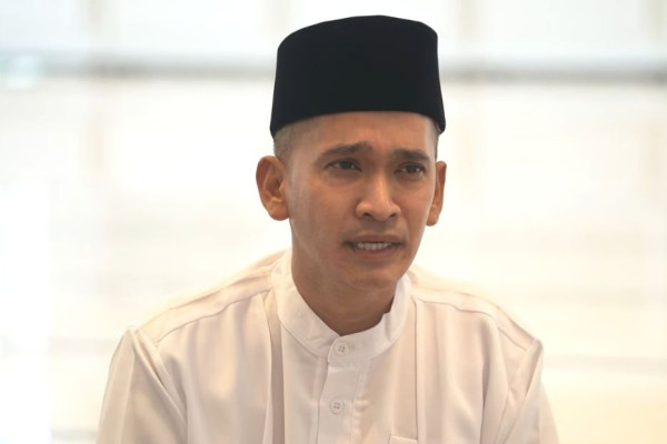 7 Artis Indonesia Naik Haji Tahun Ini, Arie Untung Emban Tugas Khusus