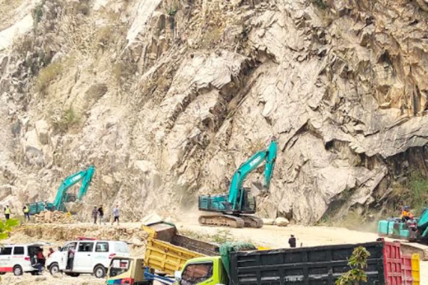 Update Tragedi Longsor Gunung Kuda Cirebon, 17 Korban Tewas, 8 Orang Hilang