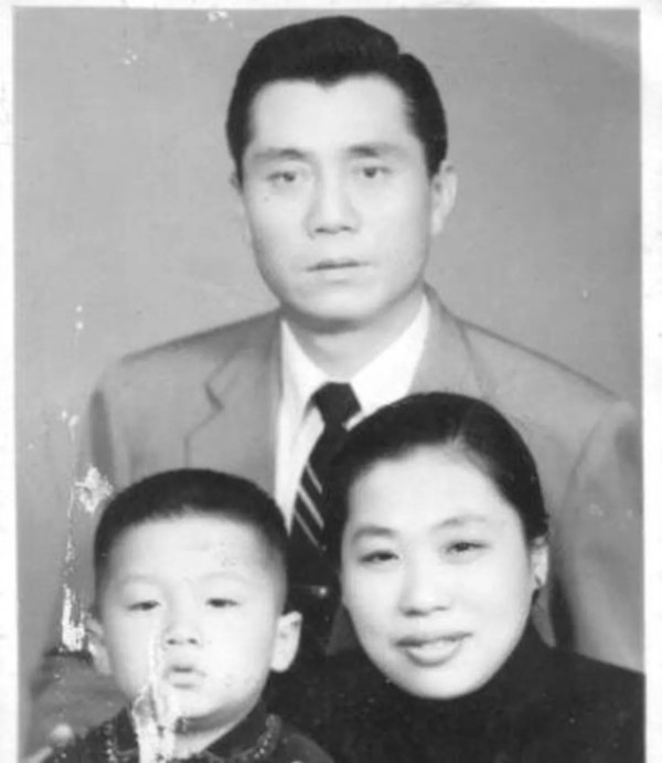 Jejak Rahasia Keluarga Jackie Chan: Ibu Seludupkan Opium, Ayah Jadi Mata-mata