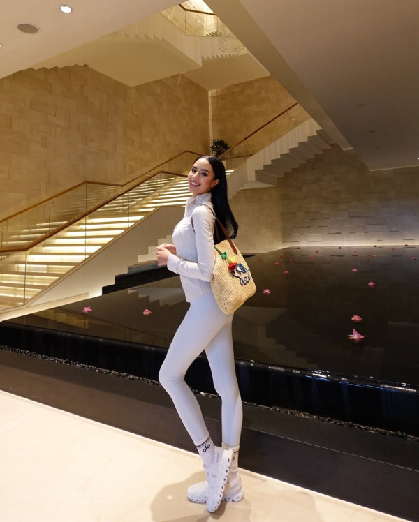 7 Potret Cantik Opal Suchata Chuangsri, Perempuan Thailand Pertama yang Jadi Miss World