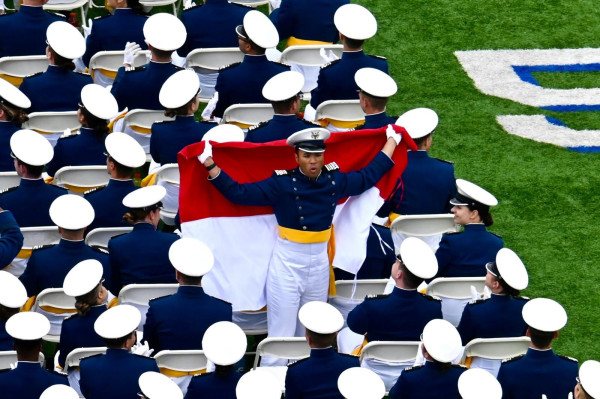 Letda Adm Tri Nugroho, Perwira Remaja TNI AU Lulus dari US Air Force Academy