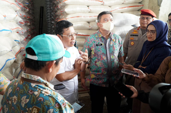 Stok Beras di Pasar Induk Cipinang Rata-rata 49.960 Ton, Badan Pangan: Cukup Aman