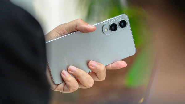 Samsung Bertaruh pada Bodi Setipis Kertas di Galaxy S25 Edge, Akankah Konsumen Tergocek?