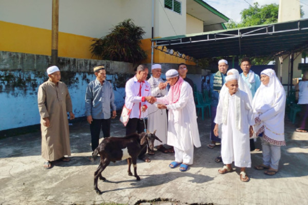 Iduladha Fest 2025 - 1.000.000 Kantong Kebahagiaan, Legislator Partai Perindo NTT Bagikan Hewan Kurban hingga Pelosok