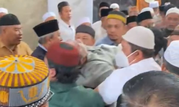 Ustaz Yahya Waloni Meninggal Dunia saat Khotbah Jumat di Makassar