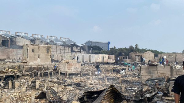 Pascakebakaran Kampung Rawa Indah, Warga Cari Sisa Barang Berharga