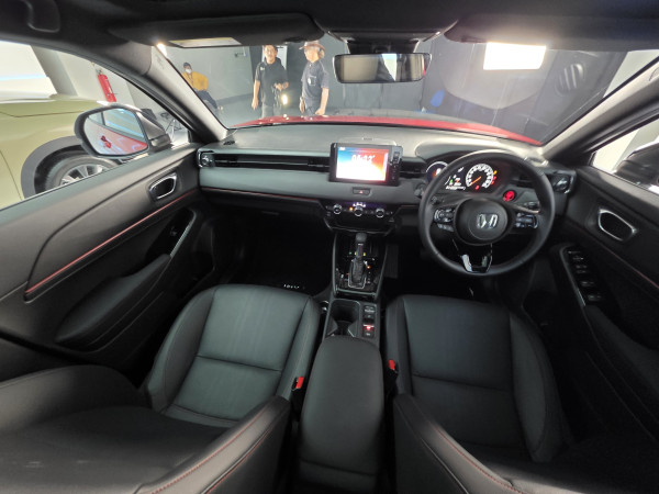 Ini Perbedaan Otot Buas Mesin Turbo dan Otak Cerdas HR-V Hybrid