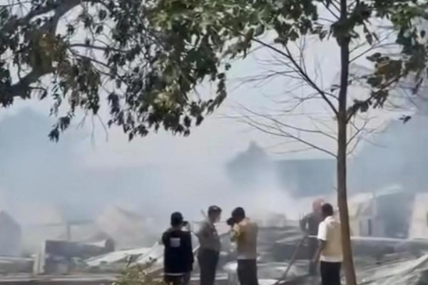 Kerusuhan Pecah di Siak Riau! Rumah, Pos Penjagaan dan Kendaraan Dibakar