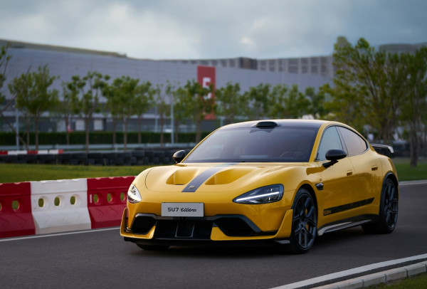 Raja Teknologi dan Dewa Balap Virtual Bersatu: Saat Mobil Listrik Xiaomi Diakui oleh Legenda Gran Turismo