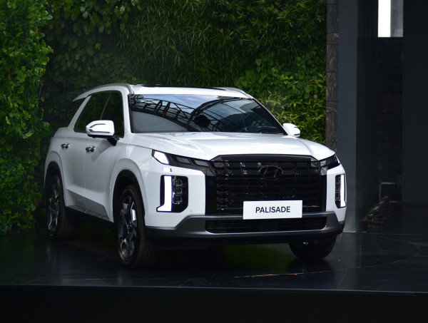 Palisade Hybrid Tiba, Mesin Diesel Ditinggalkan: Bedah Tuntas Harga dan Performa Sang Raja SUV yang Terlahir Kembali