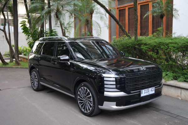 Palisade Hybrid Tiba, Mesin Diesel Ditinggalkan: Bedah Tuntas Harga dan Performa Sang Raja SUV yang Terlahir Kembali
