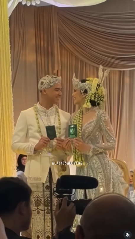 5 Potret Akad Nikah Al Ghazali dan Alyssa Daguise dengan Adat Sunda