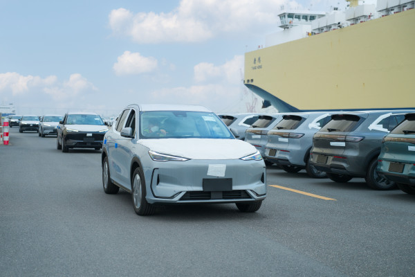 China Pecahkan Rekor Penjualan Mobil Listrik, Saat Amerika Justru Menyerah Pasrah