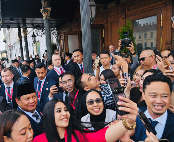 Momen Prabowo Disambut Diaspora Indonesia di Rusia