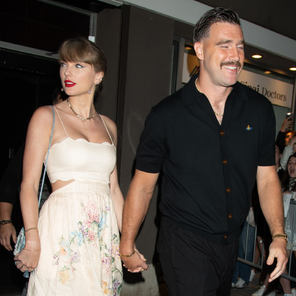 Taylor Swift Bantah Sudah Menikah dengan Travis Kelce, Beri Kode Masih Pacaran