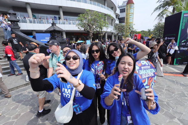 Aitakatta Guncang Ancol: Saat Energi JKT48 Jadi Bahan Bakar Penonton Sesaat Sebelum Formula E Mengaum