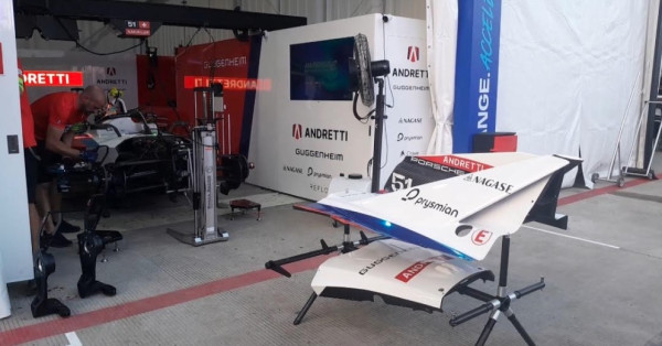 Mengintip Paddock Formula E Jakarta: Suasana Sibuk Penuh Ketegangan Jelang Balapan