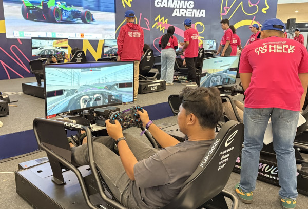 Mencicipi Mimpi Jadi Pembalap Formula E: Simulator Spek Dewa Ini Hadir Gratis untuk Penonton
