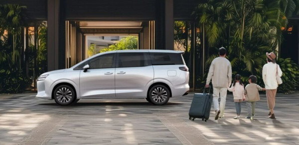 Wuling Siapkan Monster Baru Penjegal Innova & Alphard? Satu Bodi, Tiga Pilihan Jantung!
