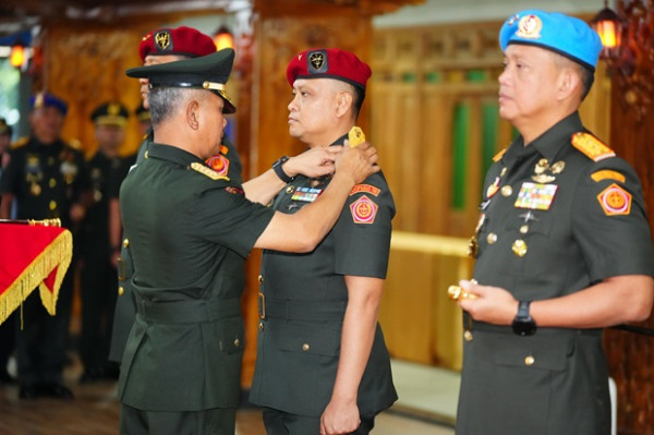 Mayjen TNI Edwin Sumantha Resmi Jabat Danpaspampres, Brigjen Yudha Airlangga Dankoopssus TNI