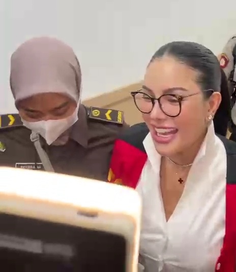 Nikita Mirzani Ultimatum Reza Gladys Minta Maaf dalam 7 Hari, Tak Terima Dituduh Memeras