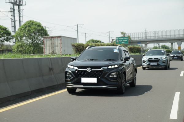 Gebrakan Suzuki Fronx: Ribuan Peminat Antre, Terungkap Tiga Alasan Utama di Balik Ledakan Pemesanan