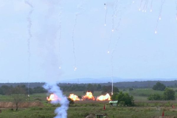 Pesawat Sukhoi-27/30 dan F-16 Beraksi Dalam Latihan Tempur Sikatan Daya