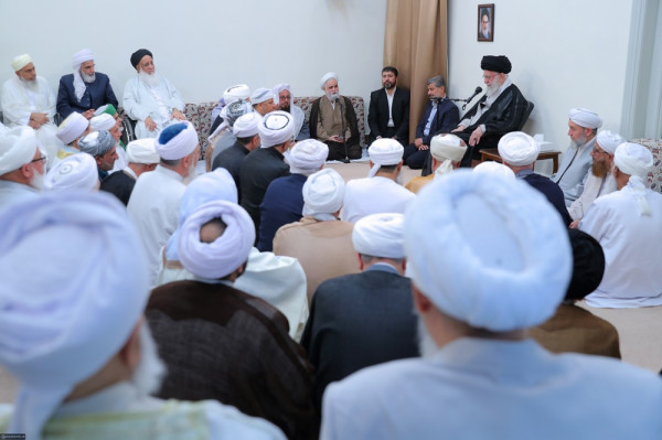 Khamenei Terus Melangkah