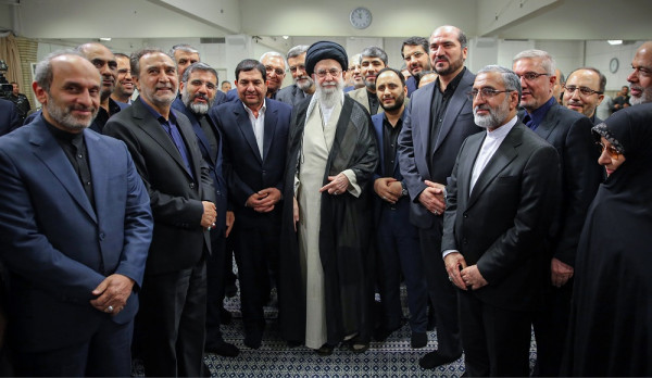 Khamenei Terus Melangkah