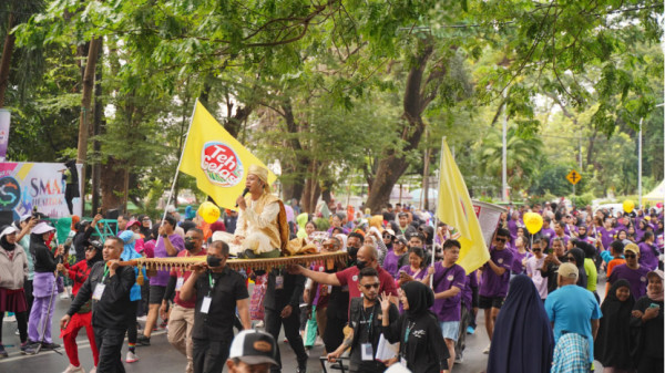 Teh Gelas Kenalkan Varian Rasa Blackcurrant dan Tebar Hadiah di CFD Makassar