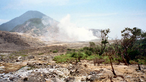 10 Gunung Terindah di Indonesia yang Wajib Masuk Daftar Pendakian