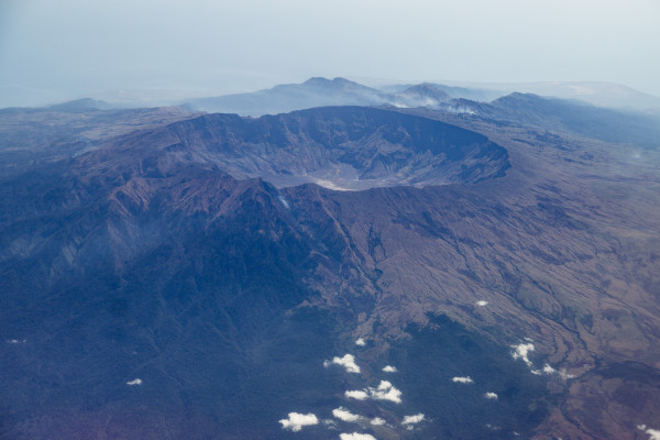 10 Gunung Terindah di Indonesia yang Wajib Masuk Daftar Pendakian