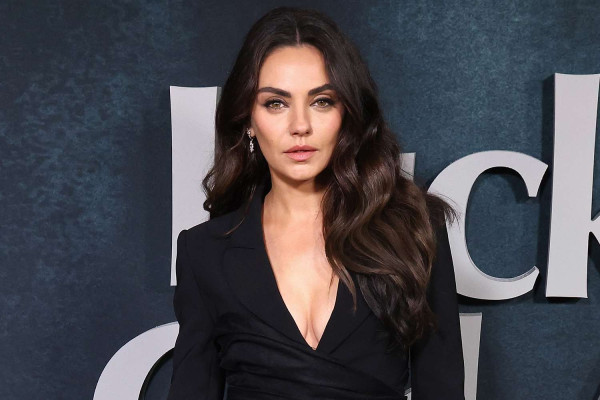 10 Artis Hollywood Alami Masalah Penglihatan, Elton John Buta Akibat Infeksi Mata