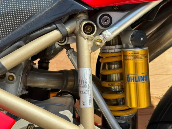 Harta Karun Tersegel: Ducati 996 SPS Perawan Dilelang Setelah 26 Tahun dalam Peti