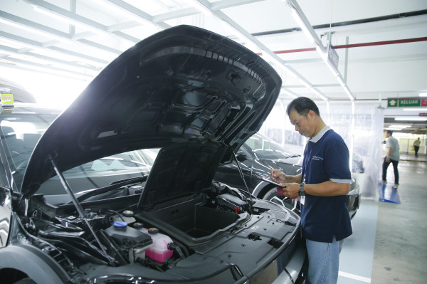 Hantu Anjloknya Harga Jual Kembali Menghantui Mobil Listrik, Hyundai Pasang Jaring Pengaman Lewat Program Mobil Bekas Bergaransi