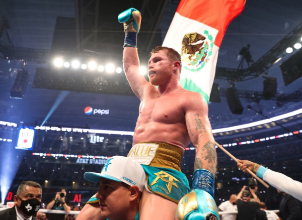 10 Petinju dengan Pendapatan Tertinggi Sepanjang Masa: Oleksandr Usyk Masuk 3 Besar!