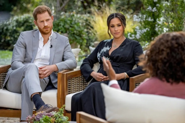 Pangeran Harry Tuduh Ayah Mertuanya Biang Kerok Kekacauan Pernikahannya dengan Meghan Markle
