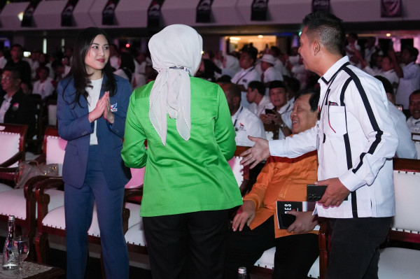 Momen Keakraban Ketum Partai Perindo dengan Pimpinan Parpol di Penutupan Kongres PSI