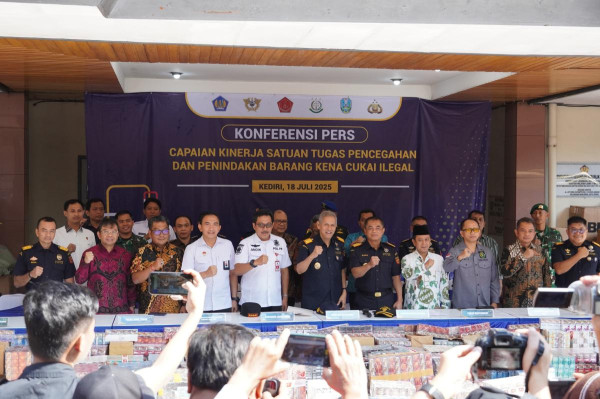 Bea Cukai Ungkap Penindakan Rokok Ilegal dan Perkuat Strategi Sosio-Kultural di Jawa Timur