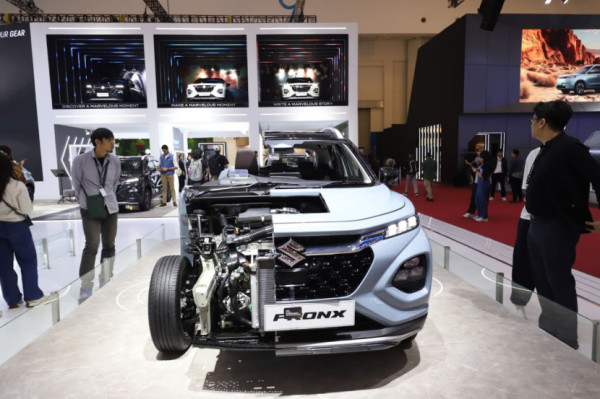 Suzuki di GIIAS 2025: Kenalkan eVITARA dan Andalkan Fronx yang Ramah Lingkungan
