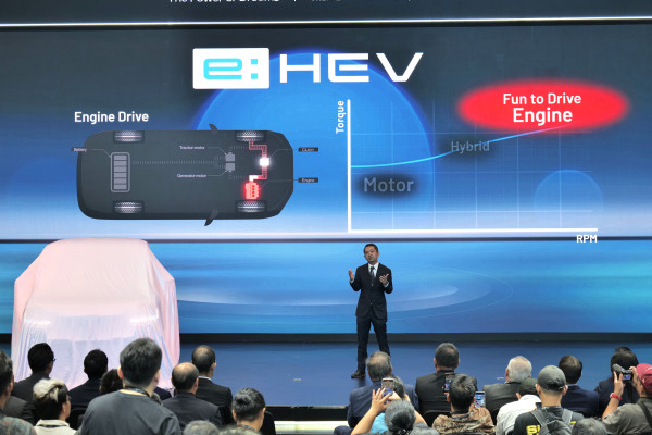 Tidak Semua Hybrid Diciptakan Sama: Membedah Strategi Cerdas di Balik Teknologi Honda e:HEV