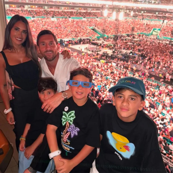 Lionel Messi dan Istri Keciduk Kiss Cam di Konser Coldplay, Tersipu Malu Disapa Chris Martin